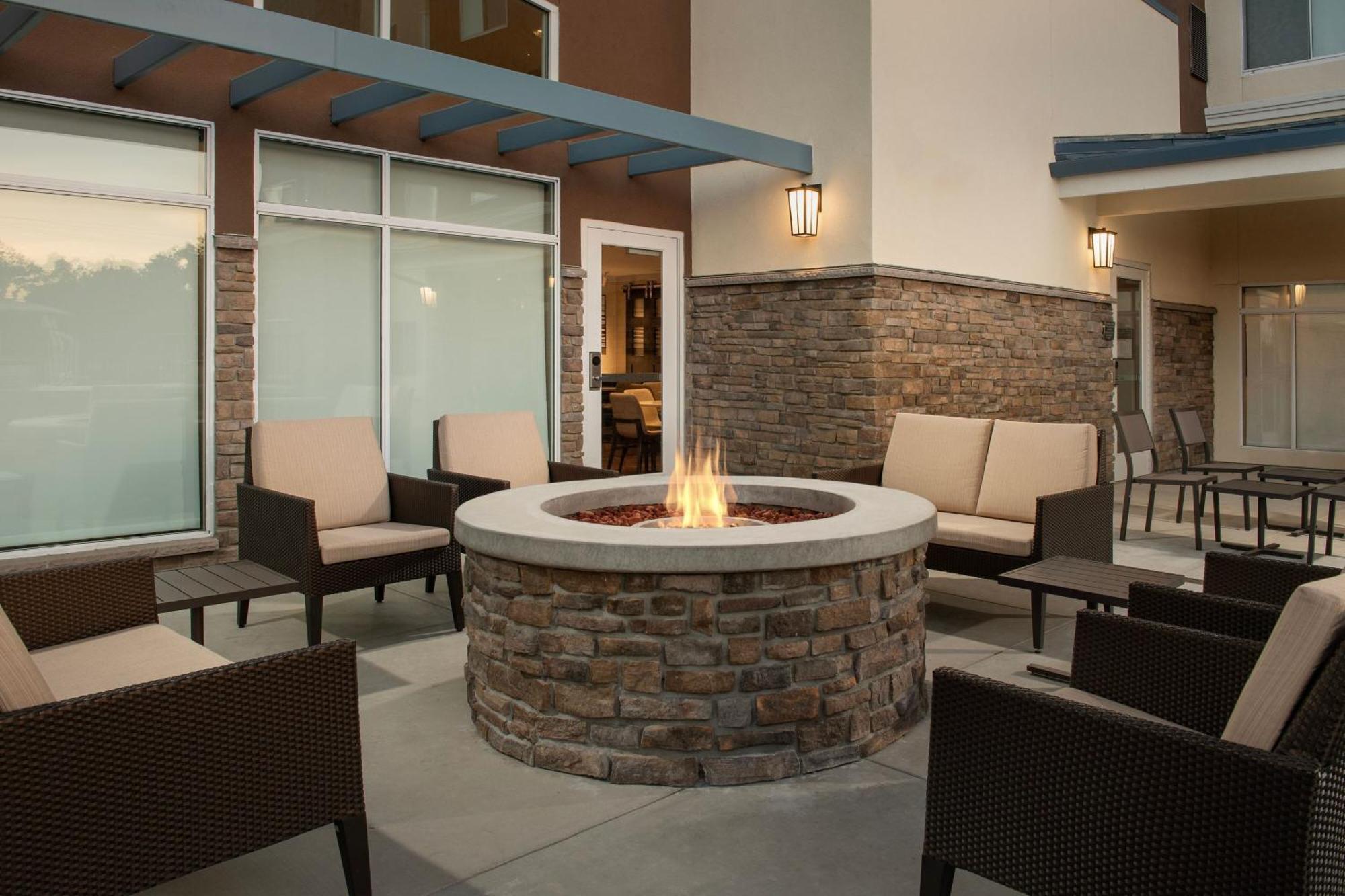 Residence Inn By Marriott Fresno クローヴィス エクステリア 写真