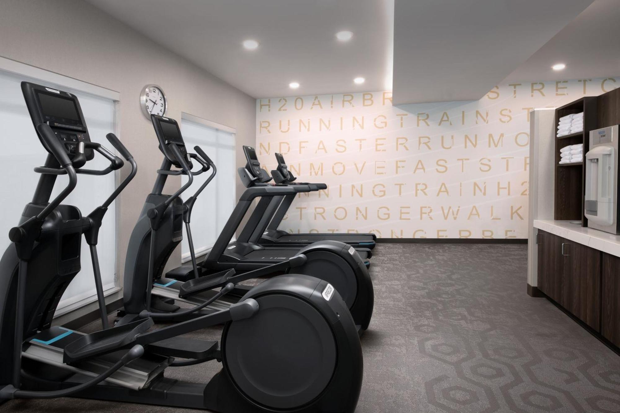 Residence Inn By Marriott Fresno クローヴィス エクステリア 写真